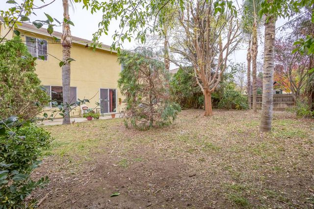 2563 Riviera Court, Tulare, CA 93274