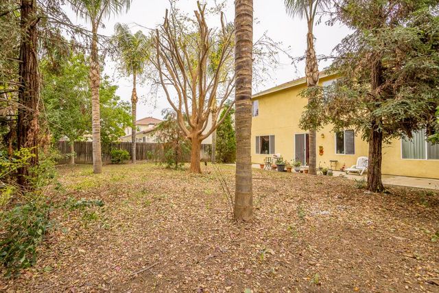 2563 Riviera Court, Tulare, CA 93274