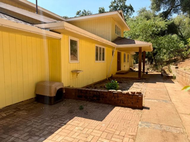 9985 Wendell Rd, Mountain Ranch, CA 95246