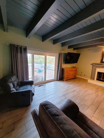 9985 Wendell Rd, Mountain Ranch, CA 95246
