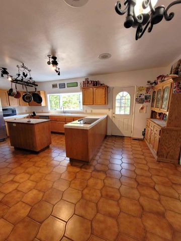 9985 Wendell Rd, Mountain Ranch, CA 95246