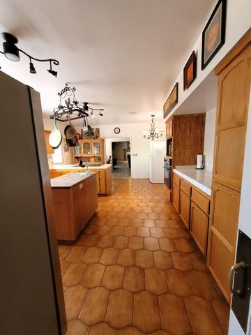 9985 Wendell Rd, Mountain Ranch, CA 95246