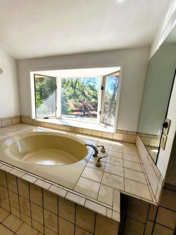 9985 Wendell Rd, Mountain Ranch, CA 95246