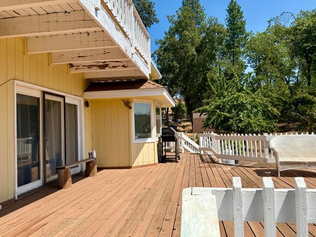 9985 Wendell Rd, Mountain Ranch, CA 95246