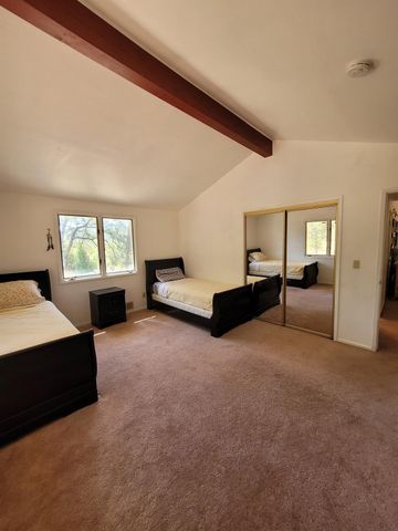 9985 Wendell Rd, Mountain Ranch, CA 95246