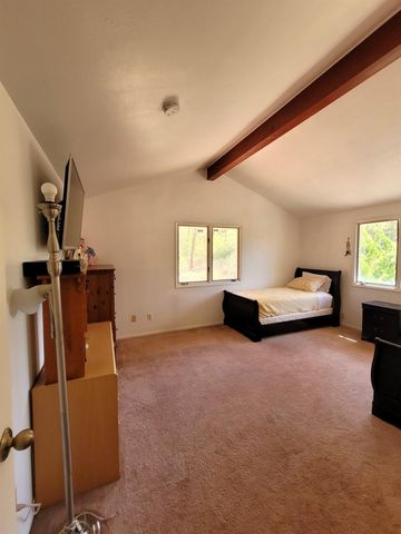 9985 Wendell Rd, Mountain Ranch, CA 95246