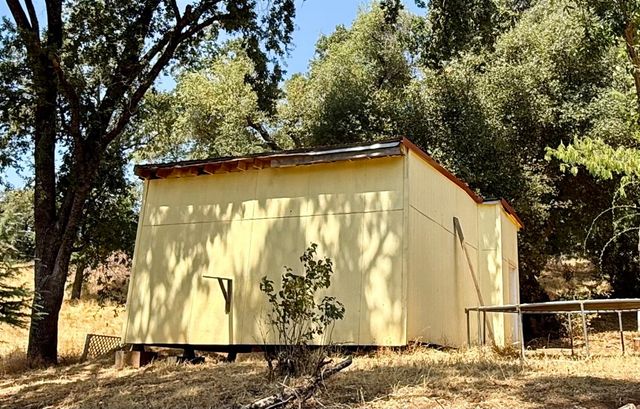 9985 Wendell Rd, Mountain Ranch, CA 95246
