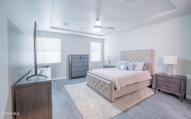 833 Via Glorieta, Sunland Park, NM 88063