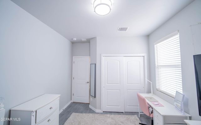833 Via Glorieta, Sunland Park, NM 88063