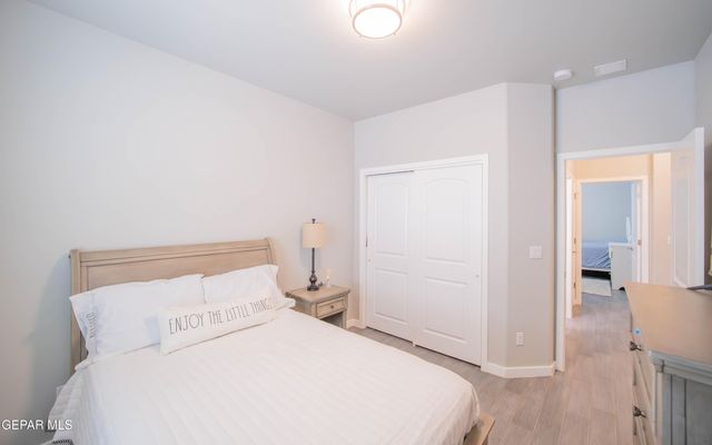 833 Via Glorieta, Sunland Park, NM 88063