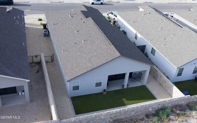 833 Via Glorieta, Sunland Park, NM 88063