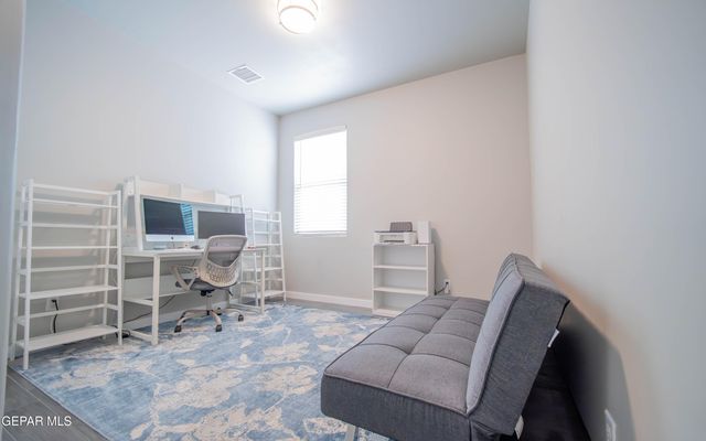 833 Via Glorieta, Sunland Park, NM 88063