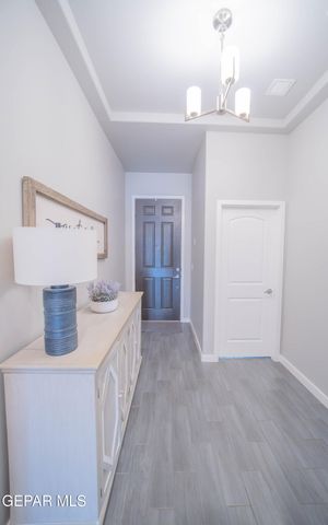 833 Via Glorieta, Sunland Park, NM 88063