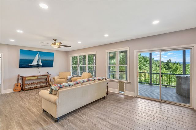 232 Jocassee Ridge Way, Salem, SC 29676