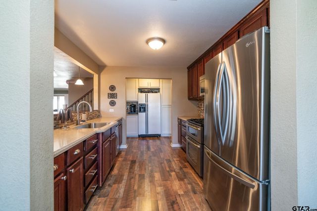 4538 W Loop 281, Longview, TX 75604