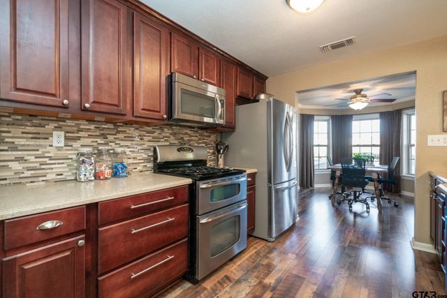 4538 W Loop 281, Longview, TX 75604