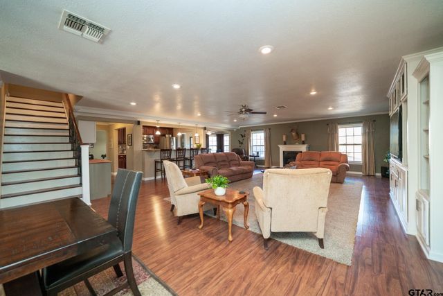 4538 W Loop 281, Longview, TX 75604