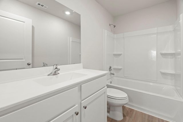2526 Green Jasper Drive, Iowa Colony, TX 77583