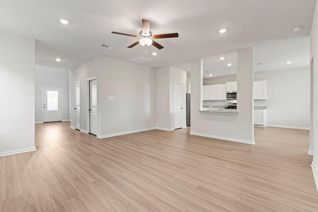 2526 Green Jasper Drive, Iowa Colony, TX 77583