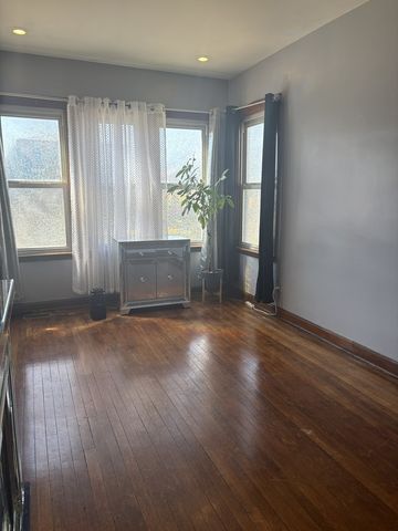 2653 N 73rd Avenue, Elmwood Park, IL 60707