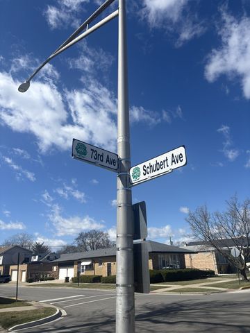 2653 N 73rd Avenue, Elmwood Park, IL 60707