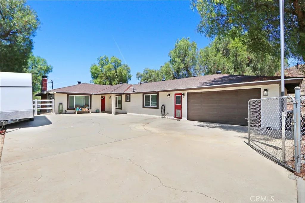 16972 Mockingbird Canyon, Riverside, CA 92504