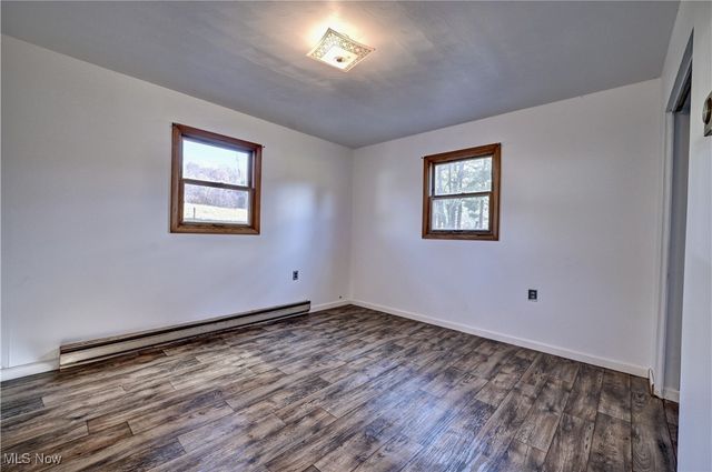 7481 State Route 800 SE, Uhrichsville, OH 44683