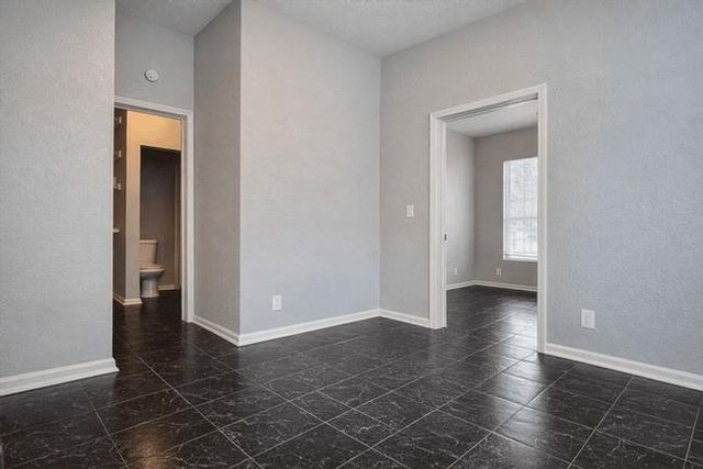 511 W Cleveland Street 1, Alvin, TX 77511