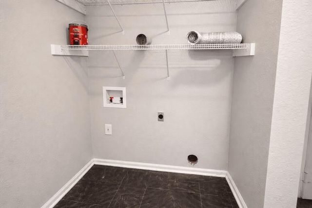 511 W Cleveland Street 1, Alvin, TX 77511