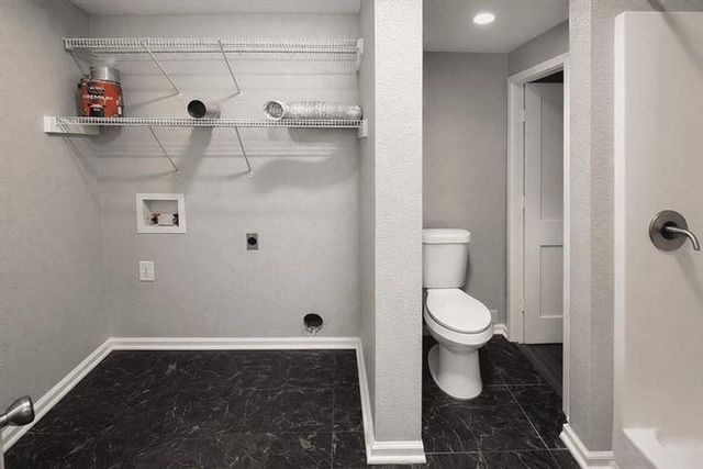 511 W Cleveland Street 1, Alvin, TX 77511