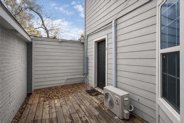 511 W Cleveland Street 1, Alvin, TX 77511