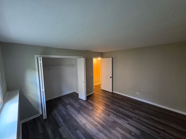 1238-1240 Thomas Drive, Woodstock, IL 60098