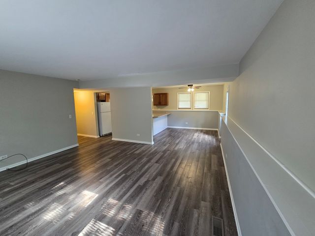 1238-1240 Thomas Drive, Woodstock, IL 60098