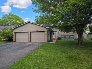 1238-1240 Thomas Drive, Woodstock, IL 60098