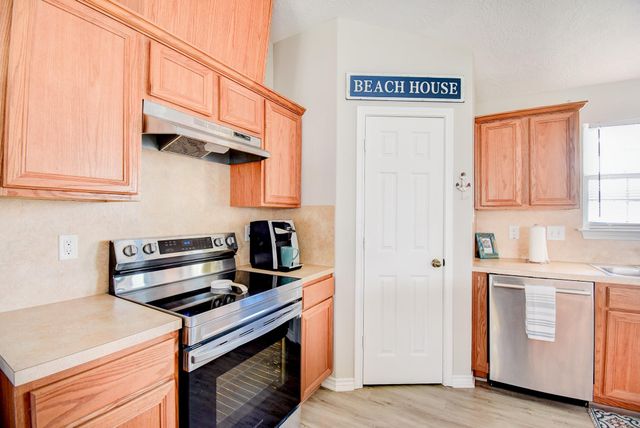 906 Meynig Drive, Crystal Beach, TX 77650