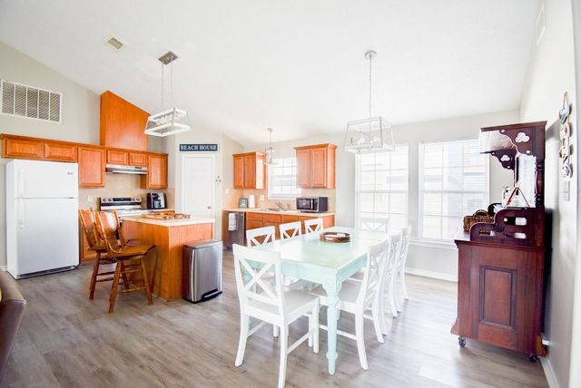 906 Meynig Drive, Crystal Beach, TX 77650