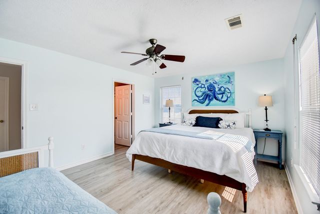 906 Meynig Drive, Crystal Beach, TX 77650