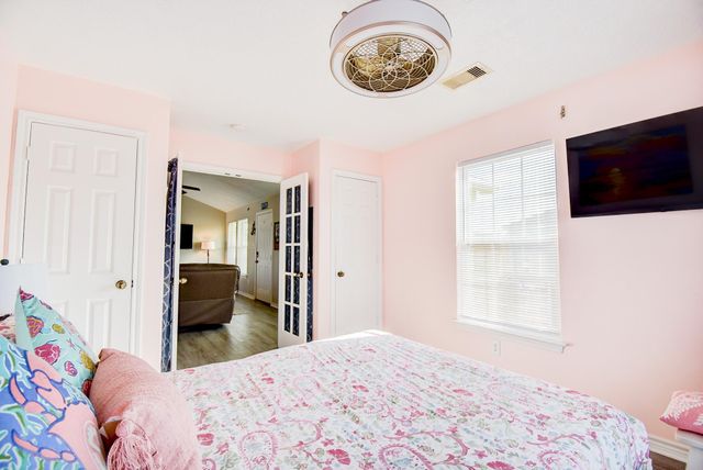 906 Meynig Drive, Crystal Beach, TX 77650