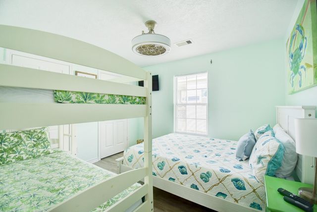 906 Meynig Drive, Crystal Beach, TX 77650