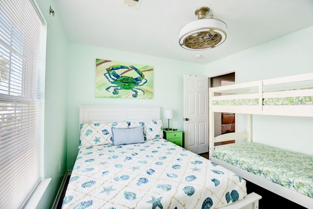 906 Meynig Drive, Crystal Beach, TX 77650