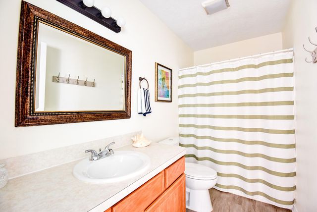 906 Meynig Drive, Crystal Beach, TX 77650