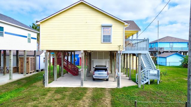 906 Meynig Drive, Crystal Beach, TX 77650
