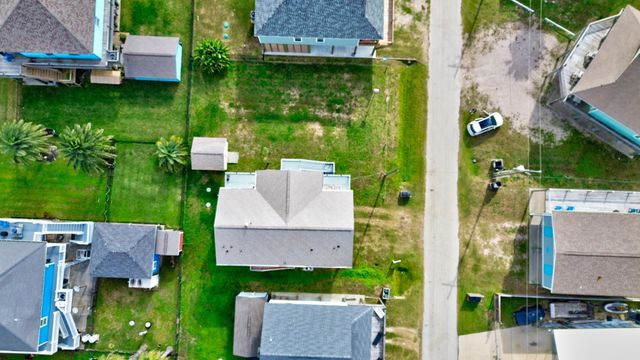 906 Meynig Drive, Crystal Beach, TX 77650