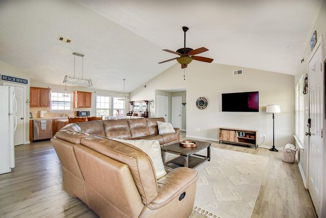 906 Meynig Drive, Crystal Beach, TX 77650