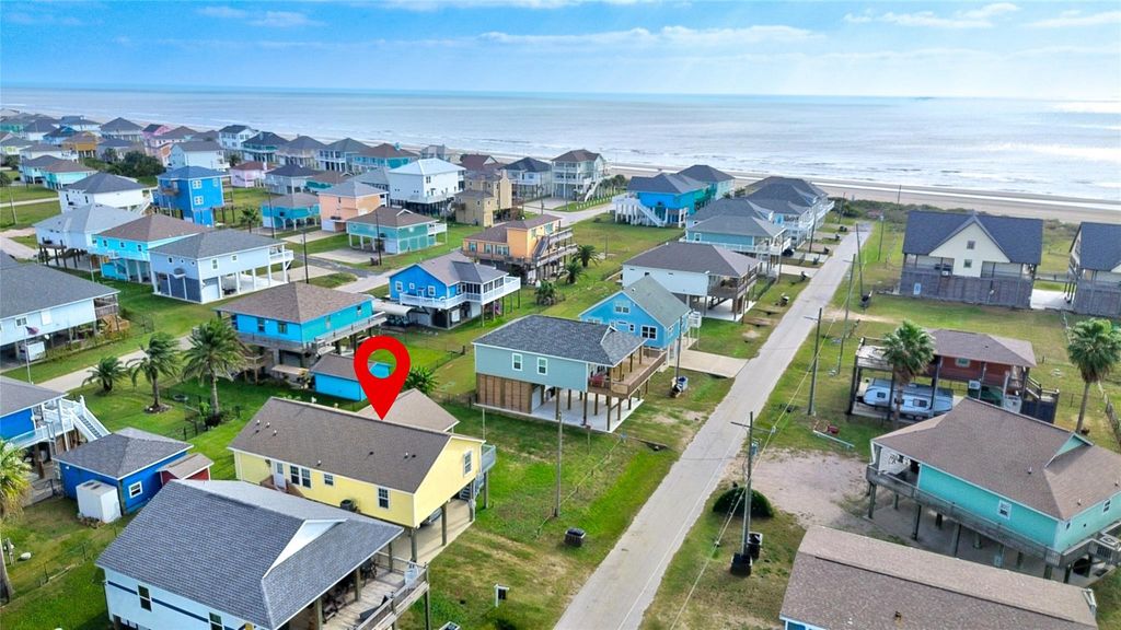 906 Meynig Drive, Crystal Beach, TX 77650