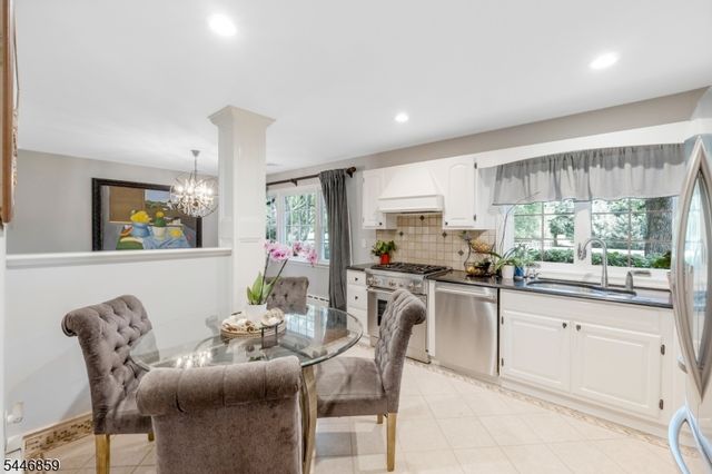 374 S Maple Ave, Bernards Twp., NJ 07920