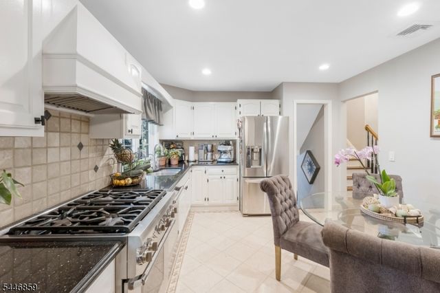374 S Maple Ave, Bernards Twp., NJ 07920