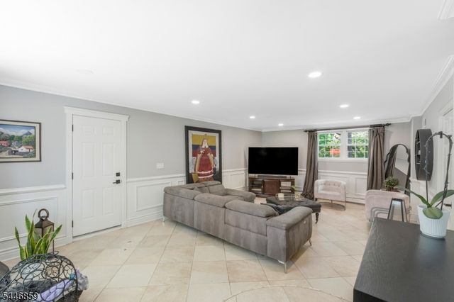 374 S Maple Ave, Bernards Twp., NJ 07920