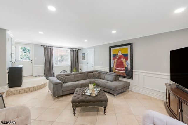 374 S Maple Ave, Bernards Twp., NJ 07920