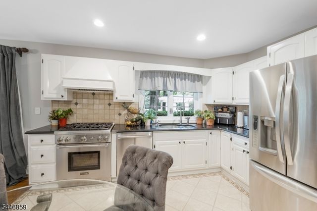 374 S Maple Ave, Bernards Twp., NJ 07920
